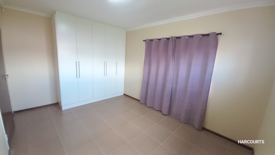 To Let 4 Bedroom Property for Rent in Athlone Western Cape